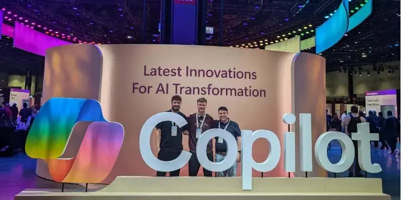 Foto des Microsoft Copilot Logos auf der Ignite 2024