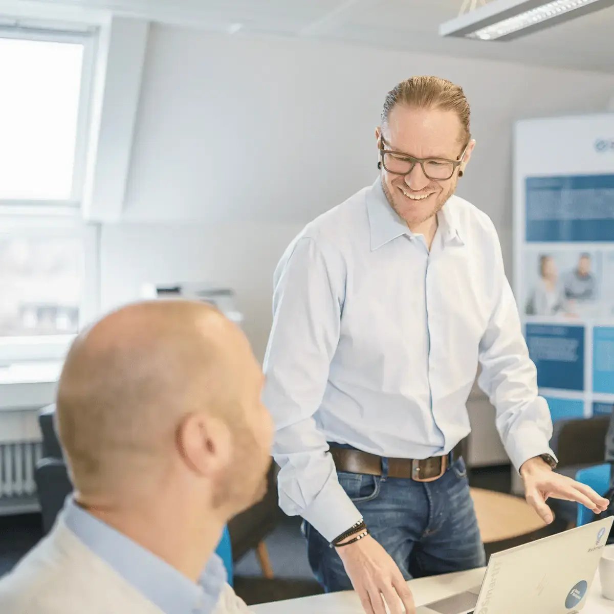 SmartIT Mitarbeitende beim IT Security Check